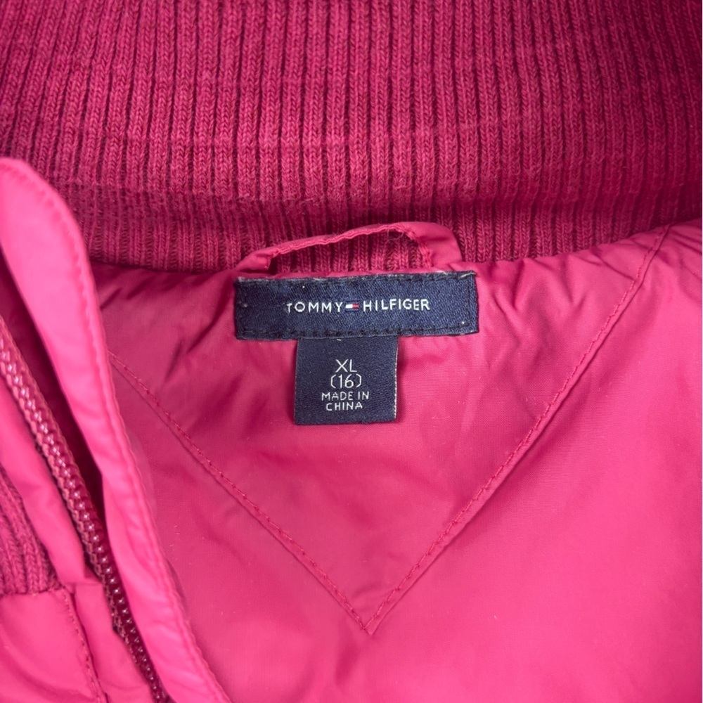 Tommy Hilfiger Burgundy Puffer Vest -16 - Picture 3 of 4